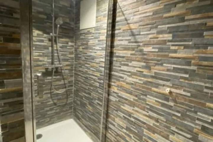 Gîte pour 2 personnes, avec sauna et jacuzzi à Saint-Laurent-d'Olt - 4