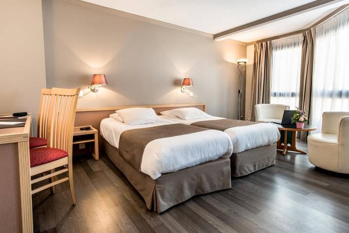 Hôtel pour 2 personnes, avec jardin et piscine, animaux acceptés dans Casino De Brides Les Bains - 3