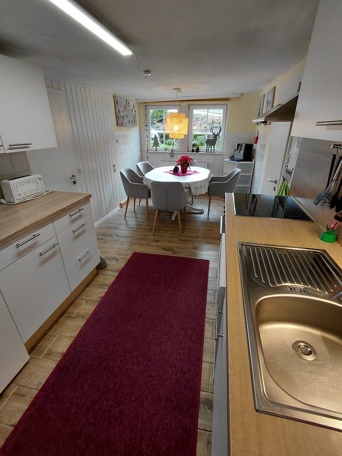 Entire apartment, Apartment "Haus Am Waldrand" with Mountain View, Private Terrace & Wi-Fi in Schenkenzell, Central Black Forest