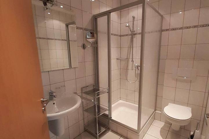 Appartement entier, Maison Moselliebe - Charmante chambre petit-déjeuner avec balcon et vue sur la Moselle. Non fumeur in Ediger-Eller, Cochem-Zell