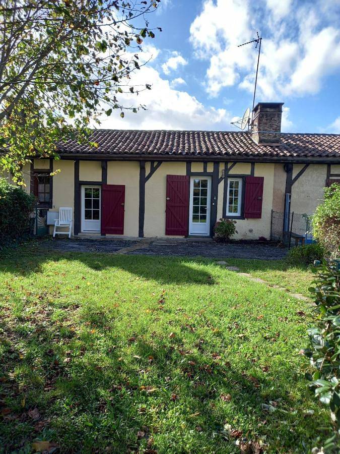 Location de vacances pour 6 personnes, avec Terrasse à Uza