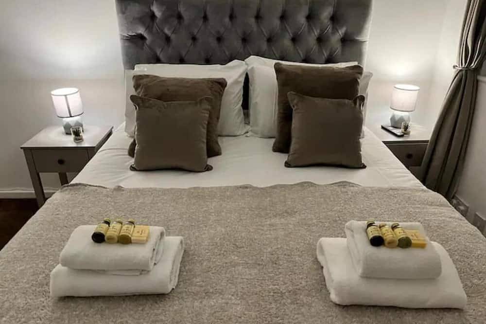 3Br Prenton,Wirral close to Liverpool,Chester&local beaches\n4xtvs,fastwifi in Merseyside