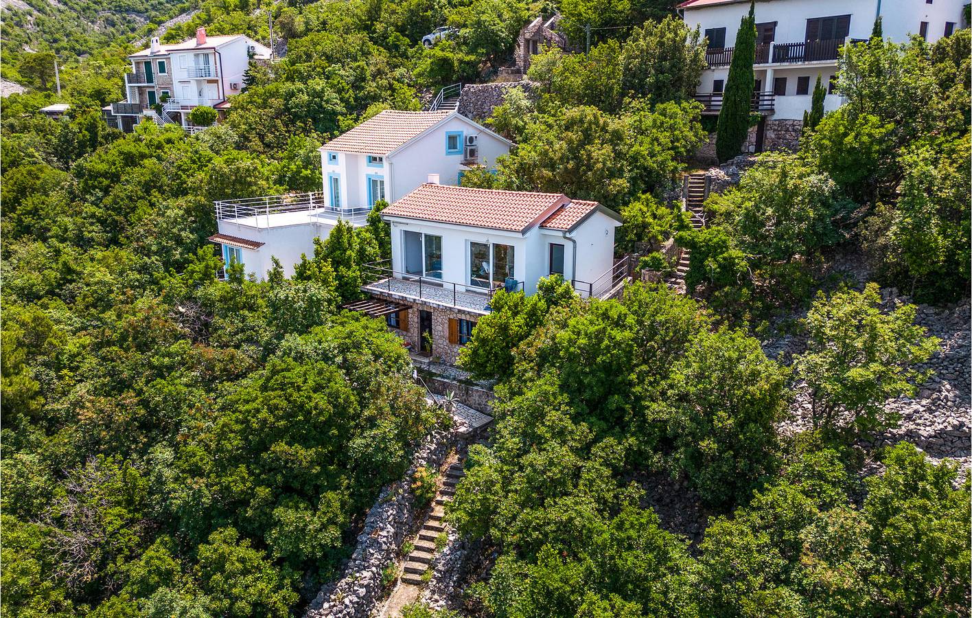 Ganze Ferienwohnung, Ferienwohnung für 2 Personen mit Garten in Jablanac, Naturpark Velebit