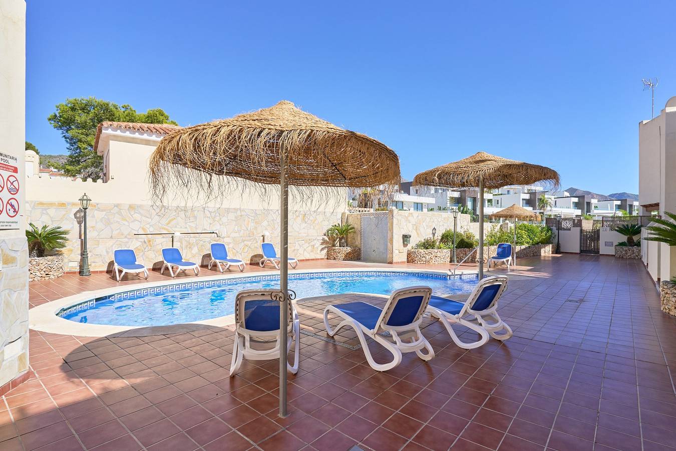 Casa Vacacional 'Residencial Amaranto' con Vistas al Mar, Wi-Fi y Aire Acondicionado in Playa de Burriana, Nerja