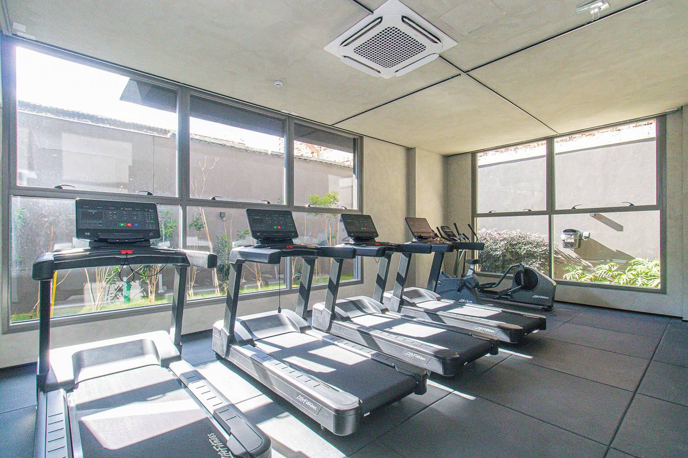 Apartamento entero, Loft Pet Friendly com Academia a 450m do Metrô in Moema, São Paulo