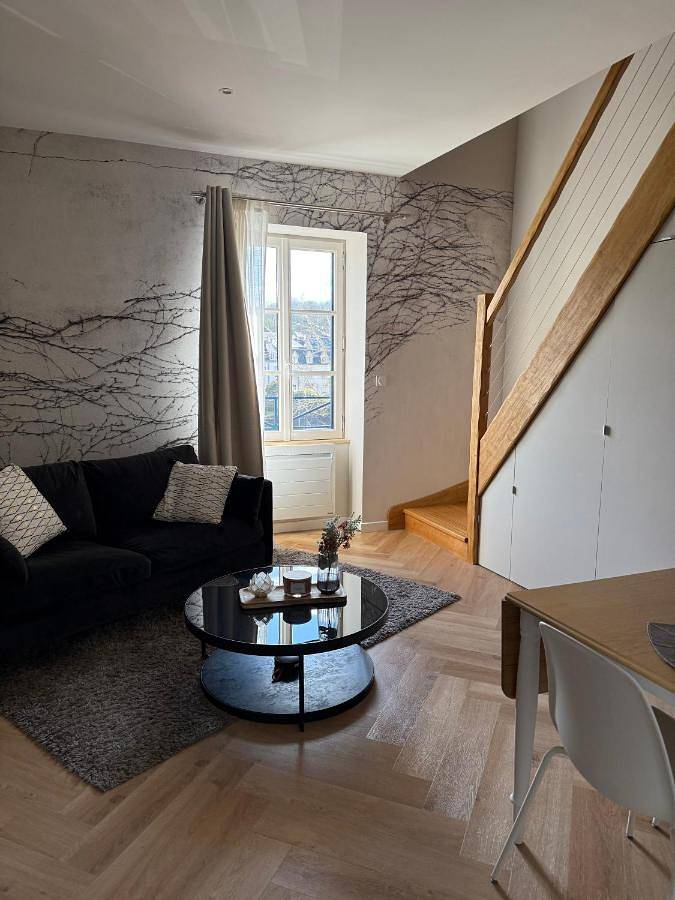 Appartement entier, One-Bedroom Apartment in Landerneau, Région de Brest