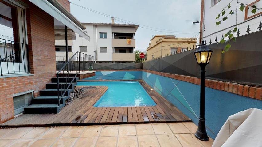 Location de vacances pour 8 personnes, avec Balcon et Terrasse ainsi que Jardin et Piscine à Banyoles - 2