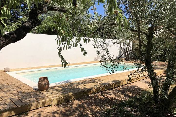 Location de vacances pour 6 personnes, avec jardin et terrasse à Les Angles (Gard)