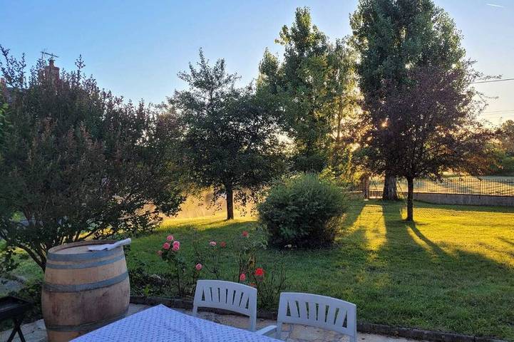 Location de vacances pour 6 personnes, avec Jardin à Chargé