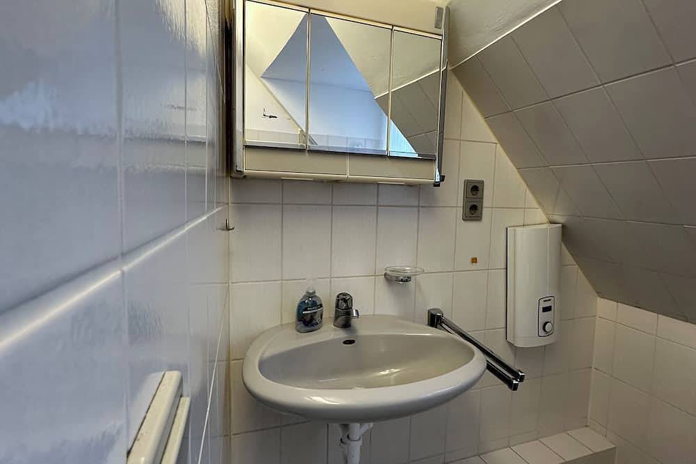 Ganze Wohnung, City-Wohnung 12 - Direkt an  der Fußgängerzone und dem Schlosspark Brühl in Phantasialand, Brühl