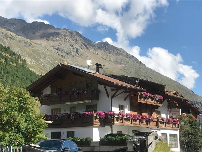 Vakantiewoning voor 7 personen, with Balkon and Terras as well as Sauna and Uitzicht in Vent