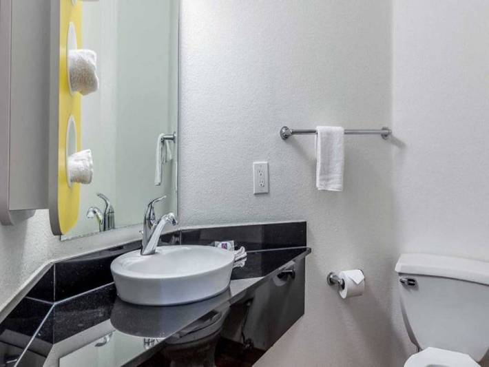 Apartamento entero, 1 cama doble | Acceso para personas con movilidad reducida Ri Shwr, Nsmk in Illinois