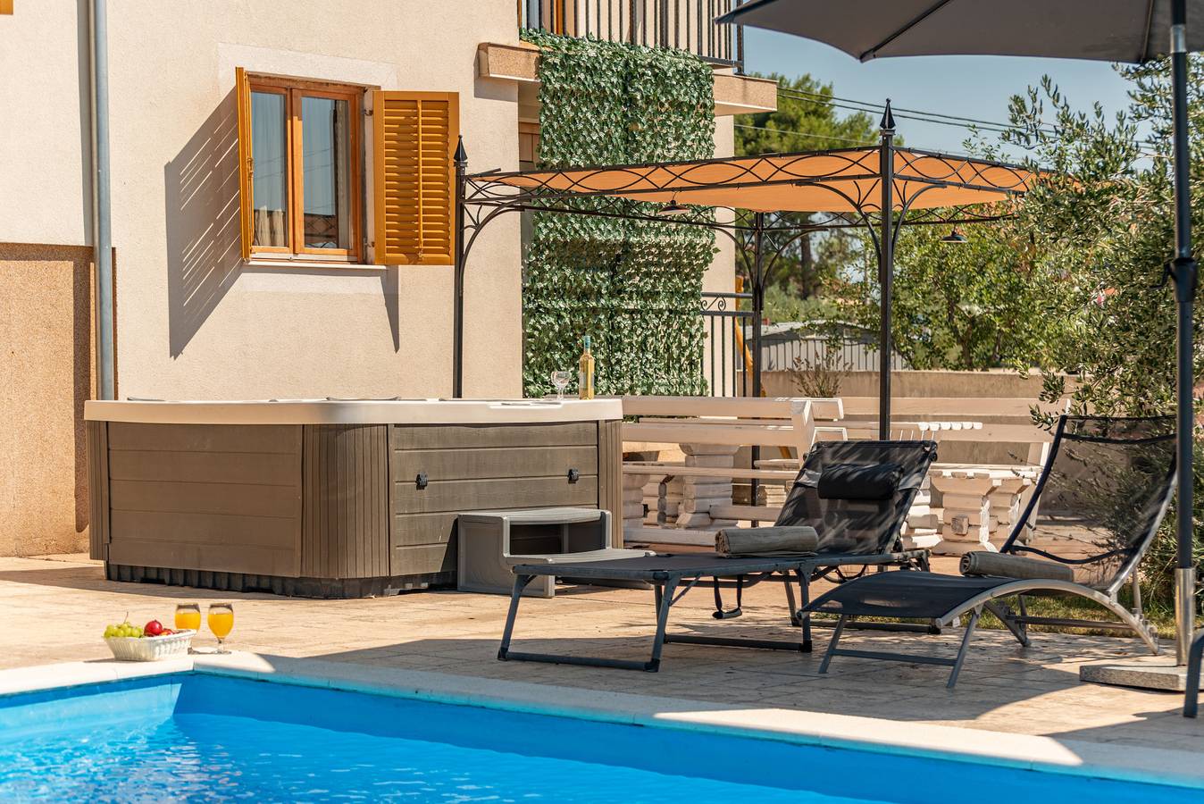Holiday house Tina with jacuzzi and pool in Općina Sveti Filip i Jakov, Zadarska županija