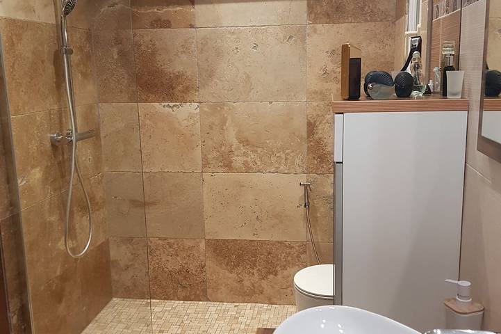 Location de vacances pour 7 personnes, avec jardin ainsi que jacuzzi et terrasse à Sausset-les-Pins - 4