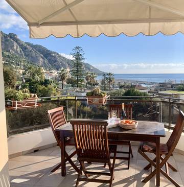 Gîte pour 4 personnes, avec terrasse, animaux acceptés dans Plage des Sablettes Est