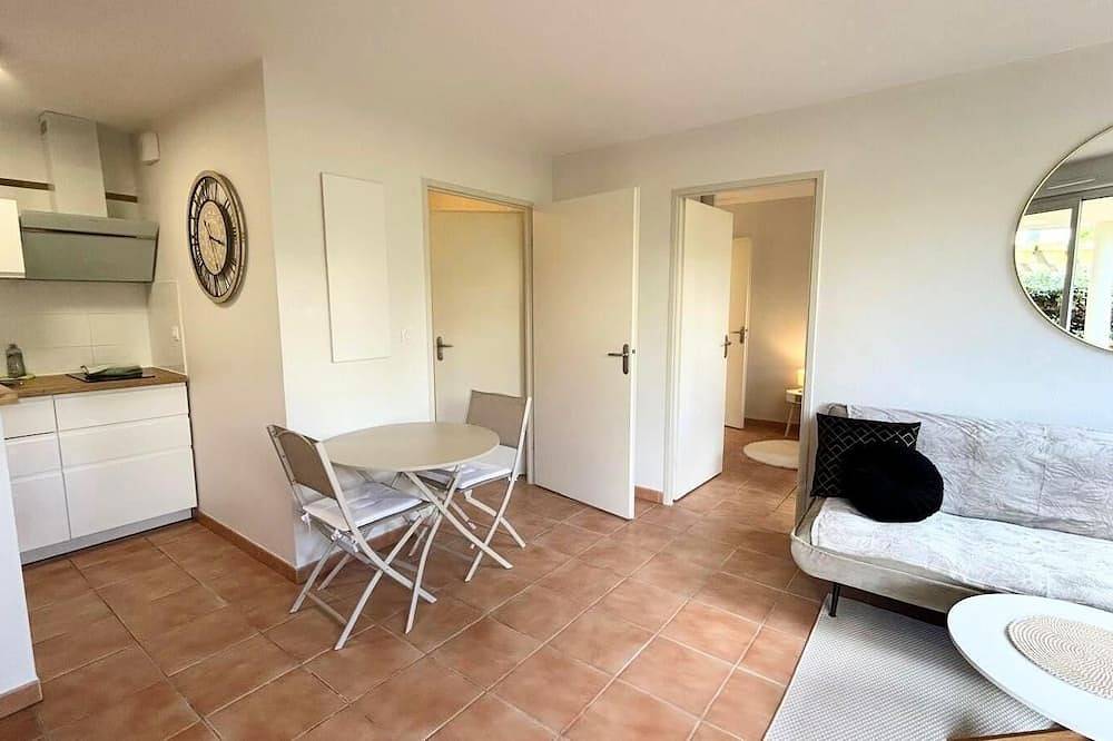 Apartamento entero, Apartamento-Confortable-Baño con bañera-Terraza in Castelnau-d'Estrétefonds, Alto Garona