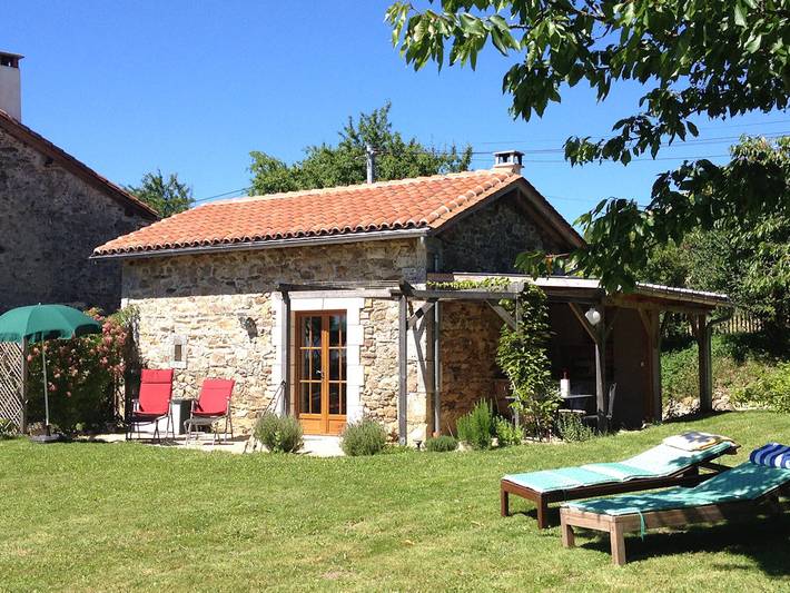 Gîte pour 2 personnes, avec jardin en Dordogne