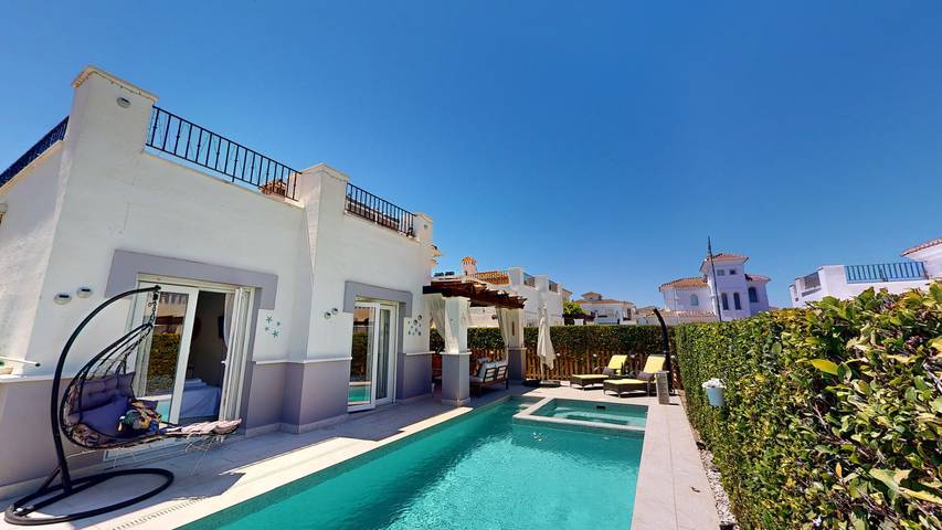 Chalet para 4 personas, con jacuzzi además de terraza y jardín, Familias con niños en Provincia de Murcia - 2