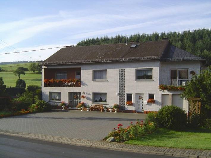 Ferienwohnung für 4 Personen, mit Balkon und Terrasse sowie Garten