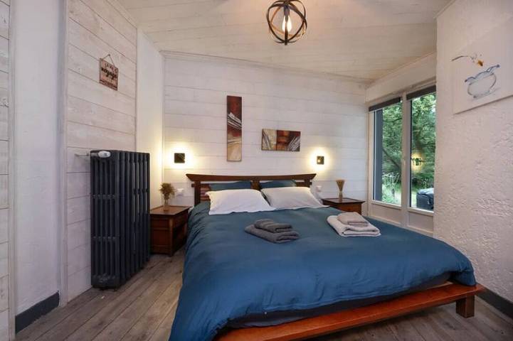 Gîte pour 2 personnes, avec jardin et jacuzzi à Meslan - 4