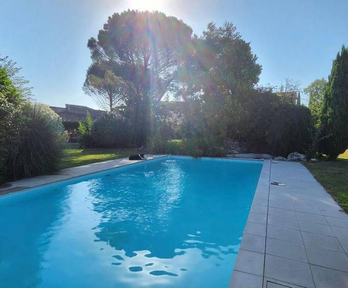 Location de vacances pour 4 personnes, avec terrasse ainsi que jardin et piscine à Montélimar - 3