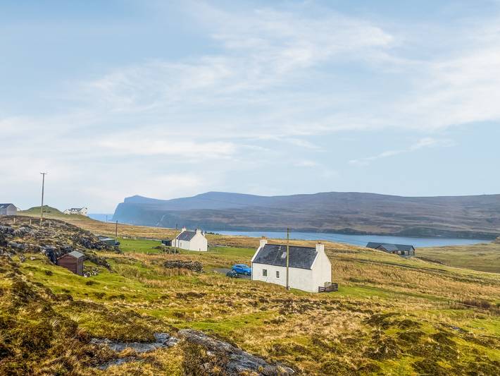 Log cabin for 4 people on the Isle of Skye