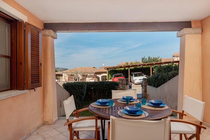 Gîte pour 4 personnes, avec terrasse et jardin dans Loiri Porto San Paolo - 4