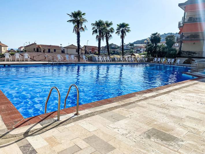 Ferienwohnung für 3 Personen, mit Garten und Balkon sowie Kinderpool, mit Haustier