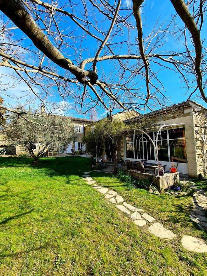 Location de vacances pour 3 personnes, avec piscine ainsi que jardin et vue, animaux acceptés à Soyans - 2