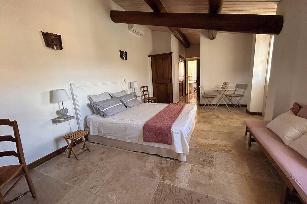 Le Clos des casis in Villeneuve (Provence), Parc naturel régional du Luberon