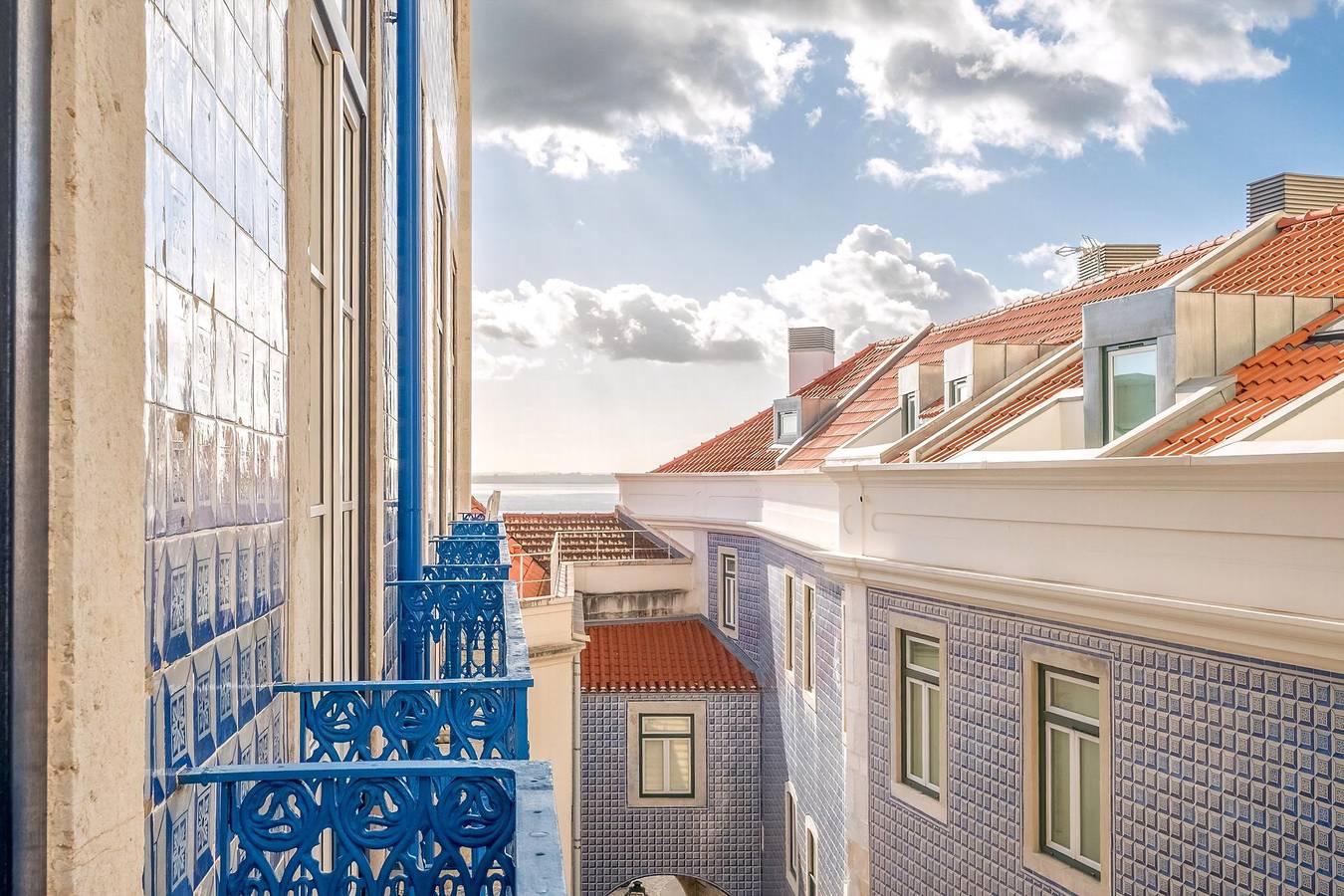 Apartamento inteiro, Guestready - Duplex elegante na histórica Lisboa in Sé, Santa Maria Maior
