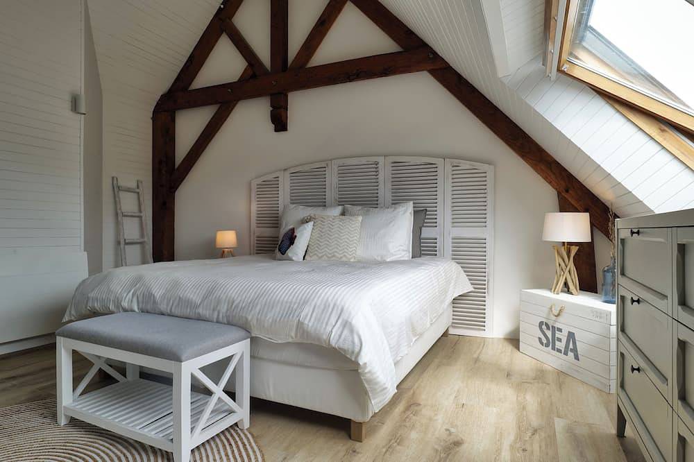 Charming seaside house with indoor heated Pool-Jacuzzi in Moëlan-sur-Mer, Côte de Cornouaille