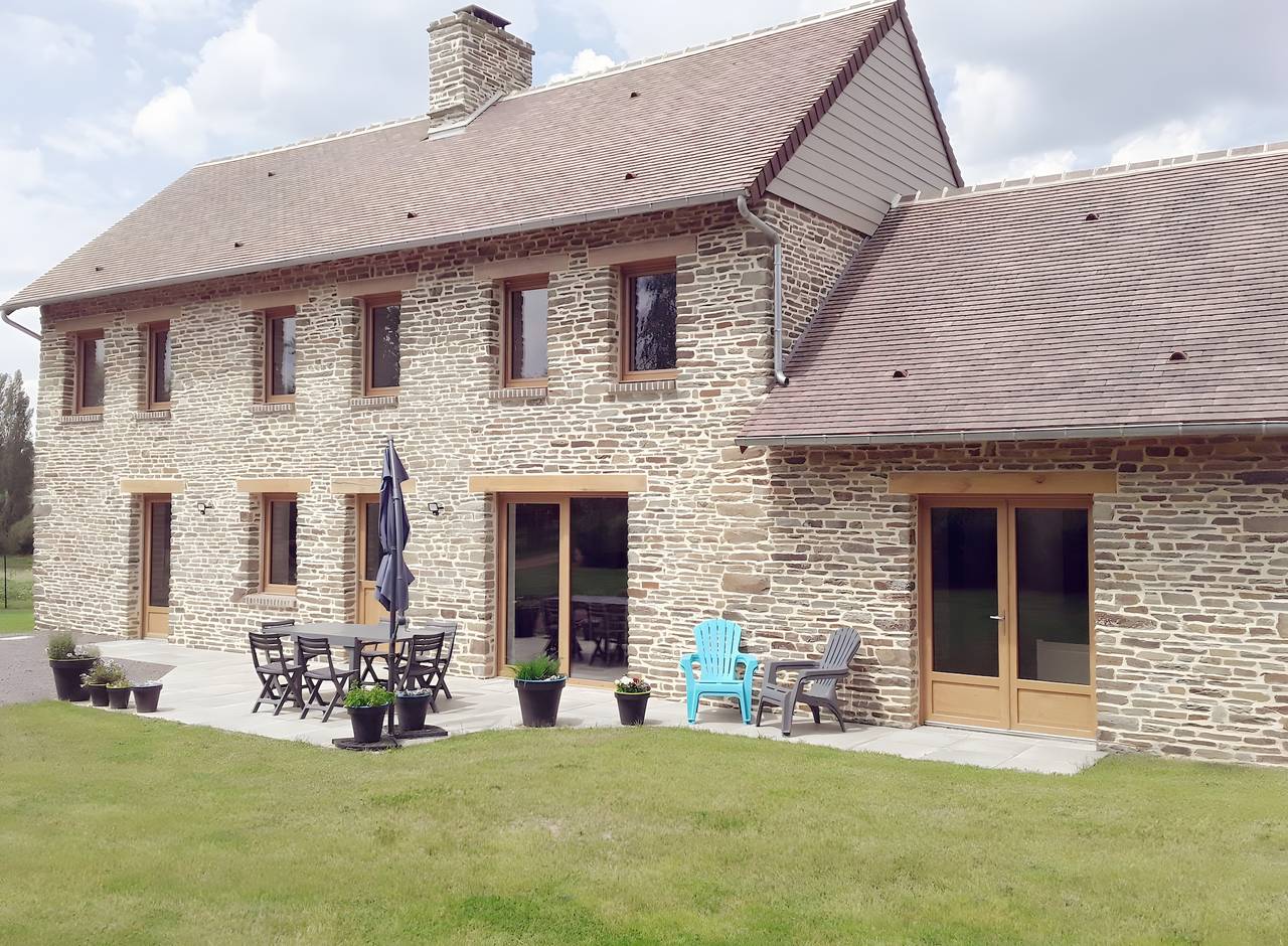 Gîte de Landemeure : terrasse privée, jardin, Wi-Fi, 4 chambres, campagne normande in Saint-Germain-du-Crioult, Région de Vire
