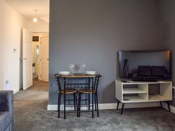 Holiday Rental for 4 People in Huddersfield, West Yorkshire, Photo 2