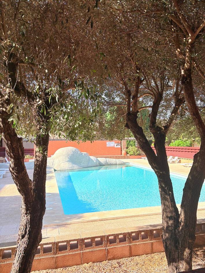 Gîte pour 4 personnes, avec terrasse et piscine dans Golf de Saint Cyprien