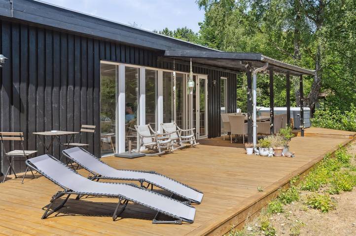 Ferienhaus für 8 Personen, mit Terrasse und Whirlpool in Marielyst - 3