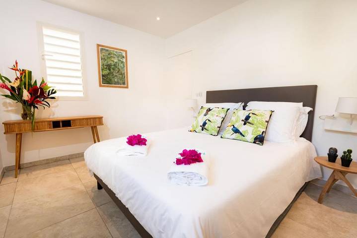 Location de vacances pour 7 personnes, avec piscine ainsi que vue et jardin dans Anse Caffard - 4