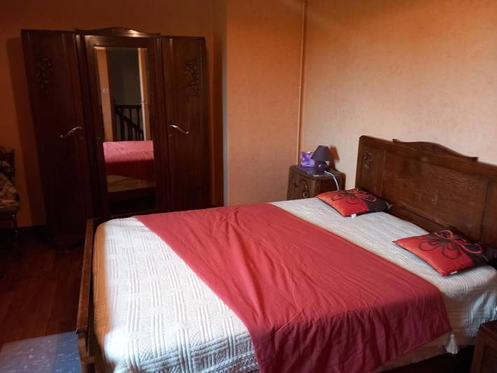 Location de vacances pour 6 personnes, avec terrasse et vue dans Saint-Silvain-Bellegarde - 2