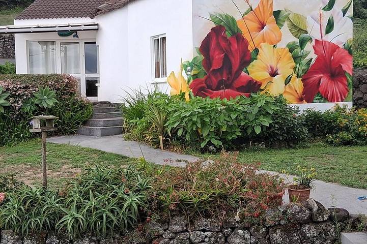 Casa de férias para 4 pessoas, com jardim e terraço, com animais de estimação na Ilha do Pico