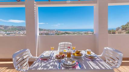 Villa voor 4 Personen in Torrox, Costa del Sol, Afbeelding 1