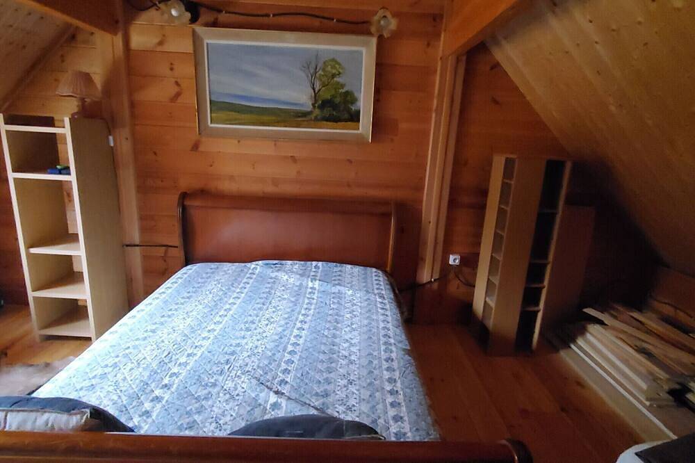 Chalet Au Pied Du Bois ( Champradel ) in Murol, Parc naturel régional des Volcans d'Auvergne