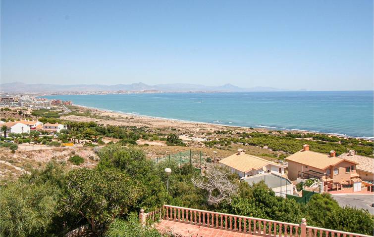 Gîte pour 6 personnes, avec piscine et terrasse à Gran Alacant - 2