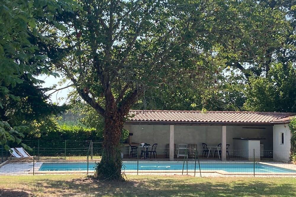 Belle Maison de Campagne Avec Jardin Privatif à 15 min du Center Parc in Casteljaloux, Nérac region