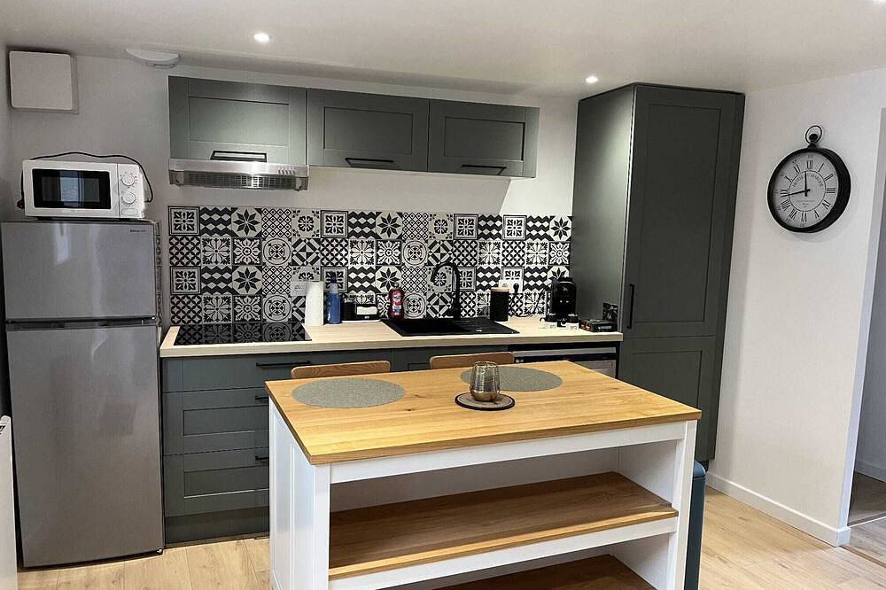 Entire apartment, Apartment 32 m2 in Angoulême, Charente