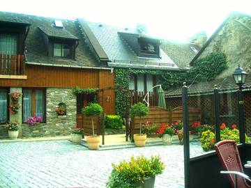 Gîte pour 11 personnes, avec vue et terrasse, animaux acceptés à Cier-de-Luchon
