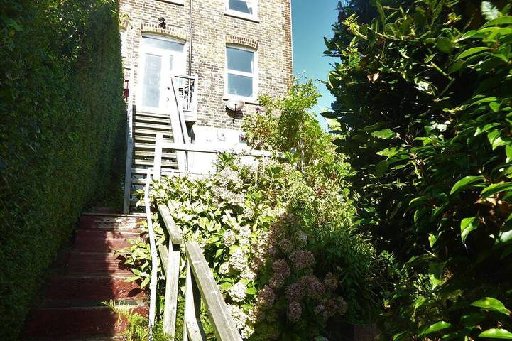 Holiday home for 4 people, with garden and balcony in Hastings