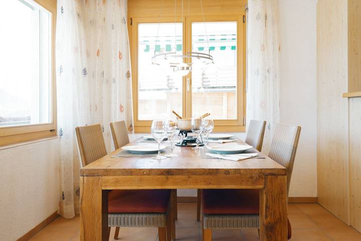 Ferienwohnung für 2 Personen, mit Balkon und Terrasse sowie Seeblick und Ausblick