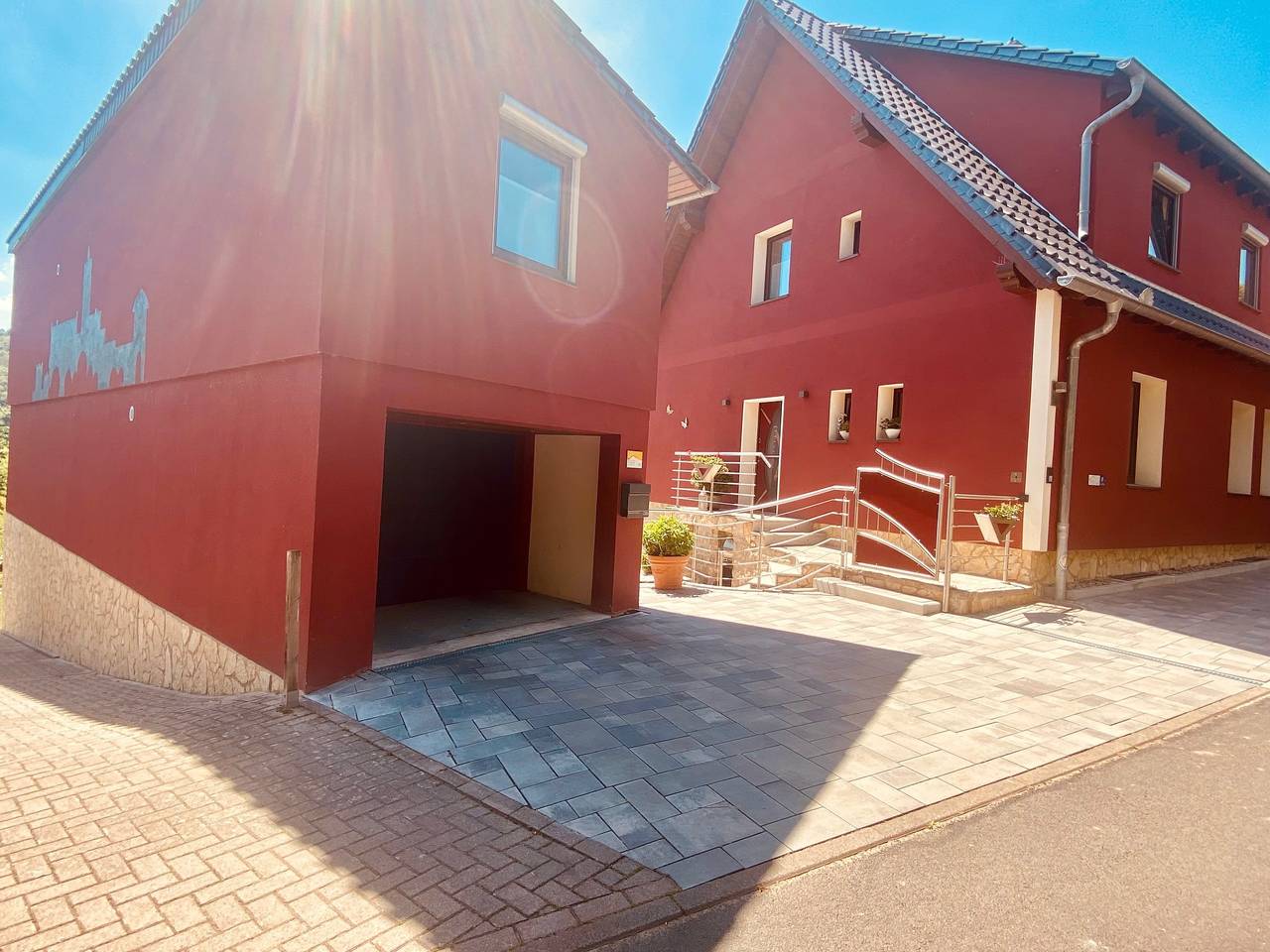 Ganze Ferienwohnung, Ferienhaus Auenblick Deluxe - Ferienhaus 12 Pers.(107qm, Wohnzimmer mit Schlafsofa, 3 Schlafzimmer mit Doppelbett, 1 Schl.zi Etagenbett, Wohnküche) in Wartburg, Eisenach