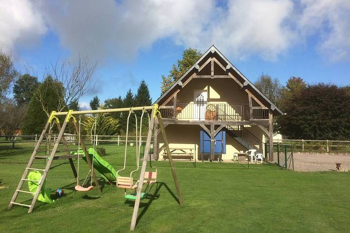 Location de vacances pour 4 personnes, avec jardin et balcon à Saint-Gatien-des-Bois