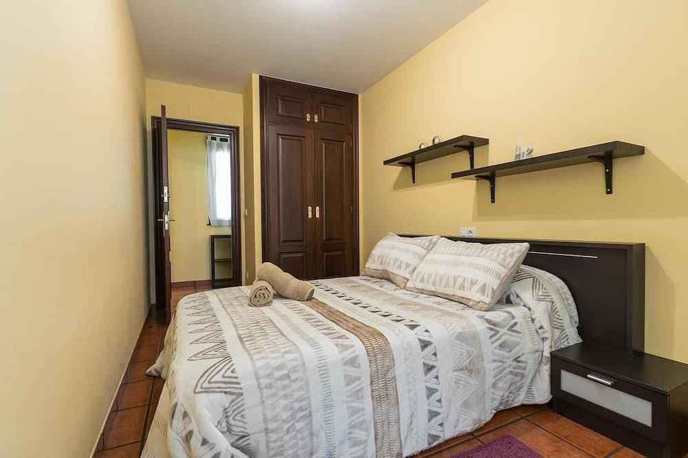 Entire apartment, 3 bedroom cozy apartment in Cudillero in Cudillero, Costa Verde (Spain)